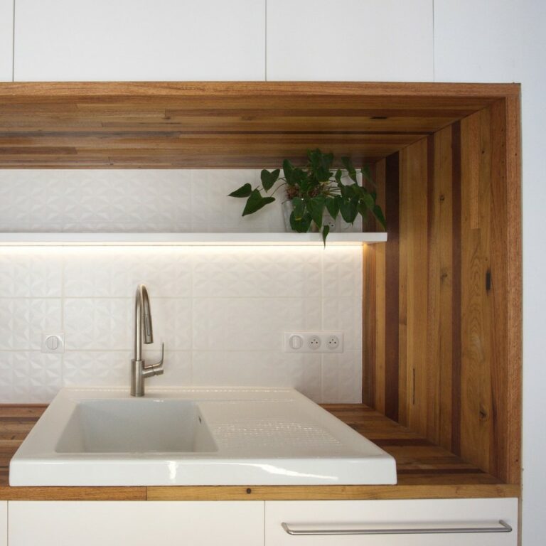 MPa01 – Cuisine White and Wood