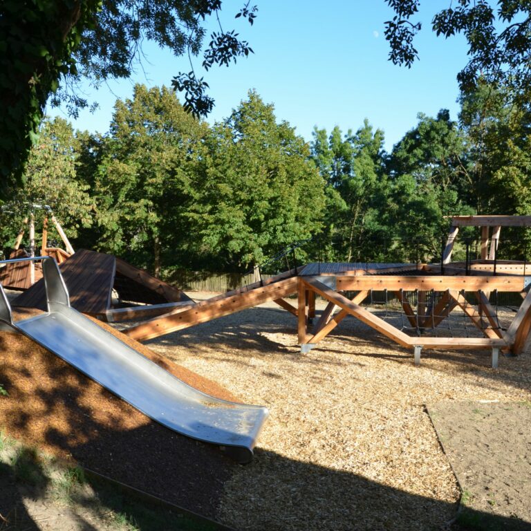 AAj01 – Aire de jeux « Embarquement III »