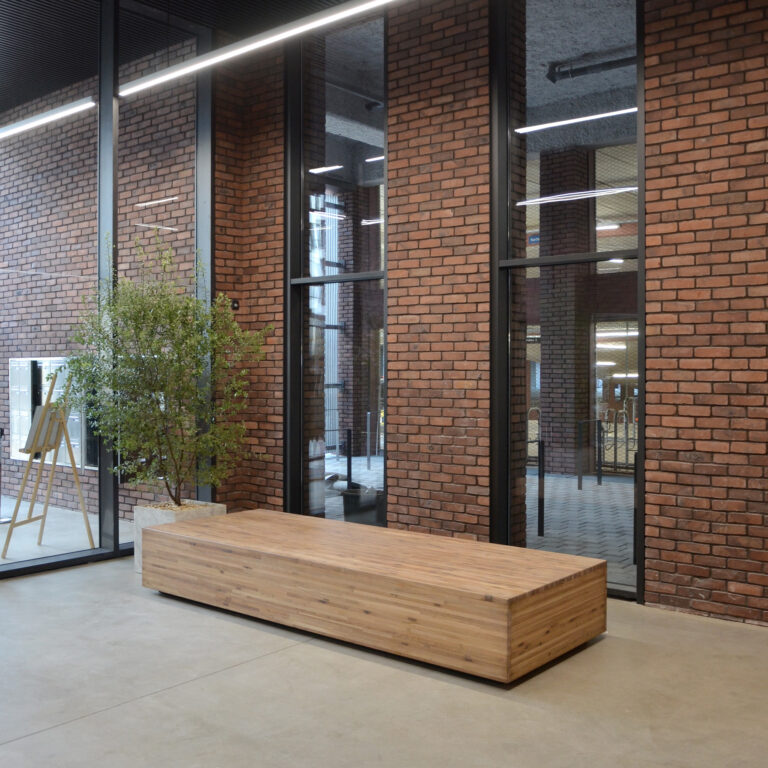 MBa02c – Banc hall