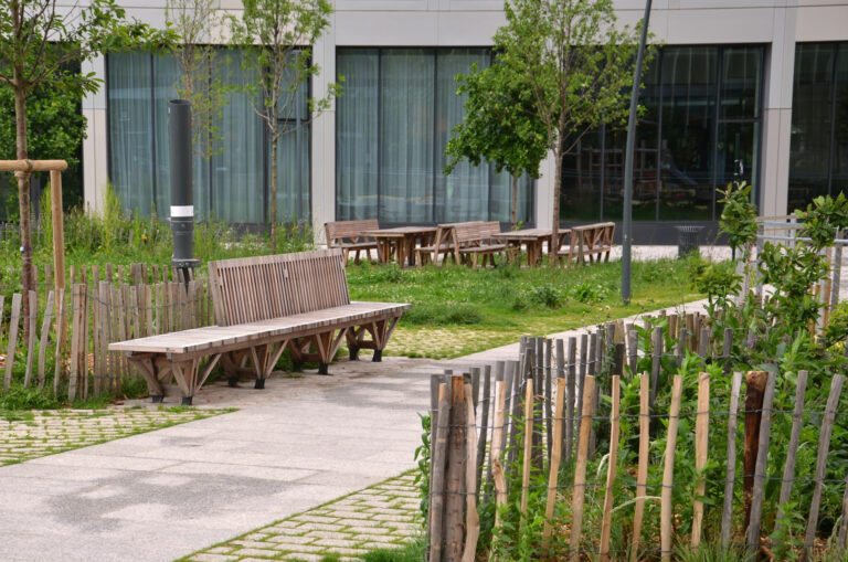 APa03 – Mobiliers, les Docks de Saint-Ouen